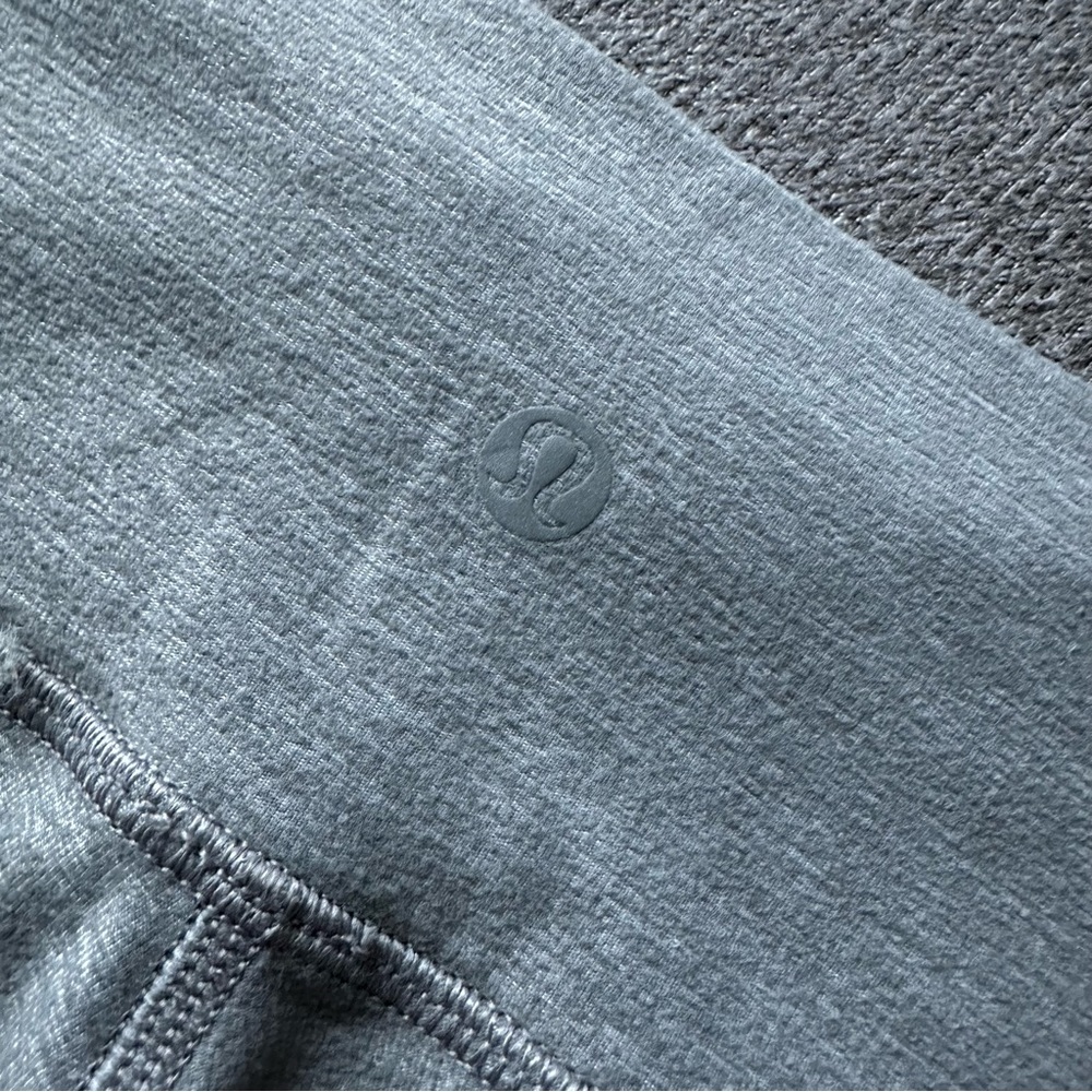 Lululemon Gray Cropped Capri Align Leggings Size 2 - Picture 4 of 6
